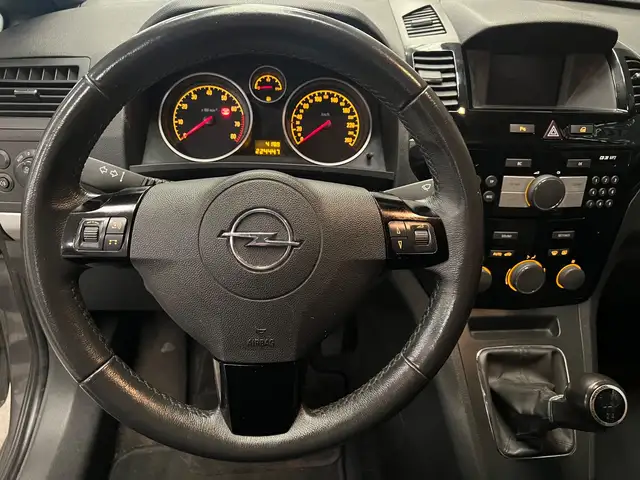 Opel Zafira view 12