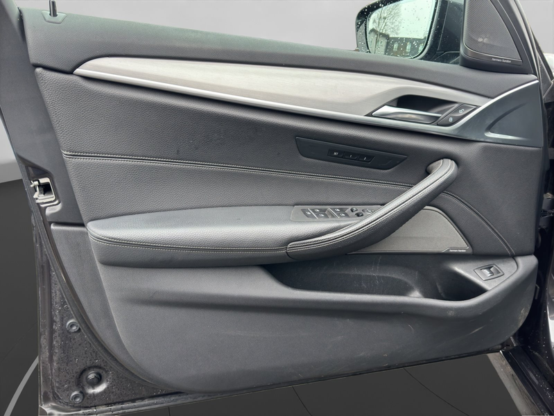 BMW 530 d xDrive Touring M Sportpaket Head-Up Standheizung — photo 12