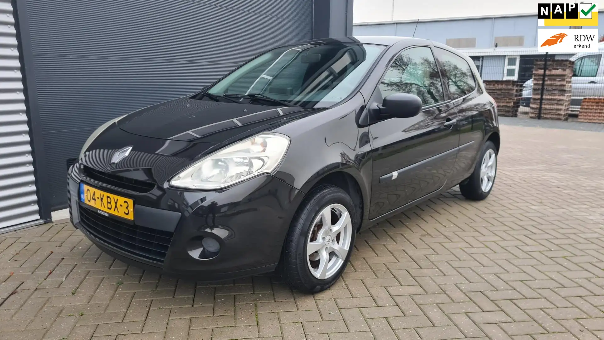 Renault Clio 1.2 Special Line Noir - 1