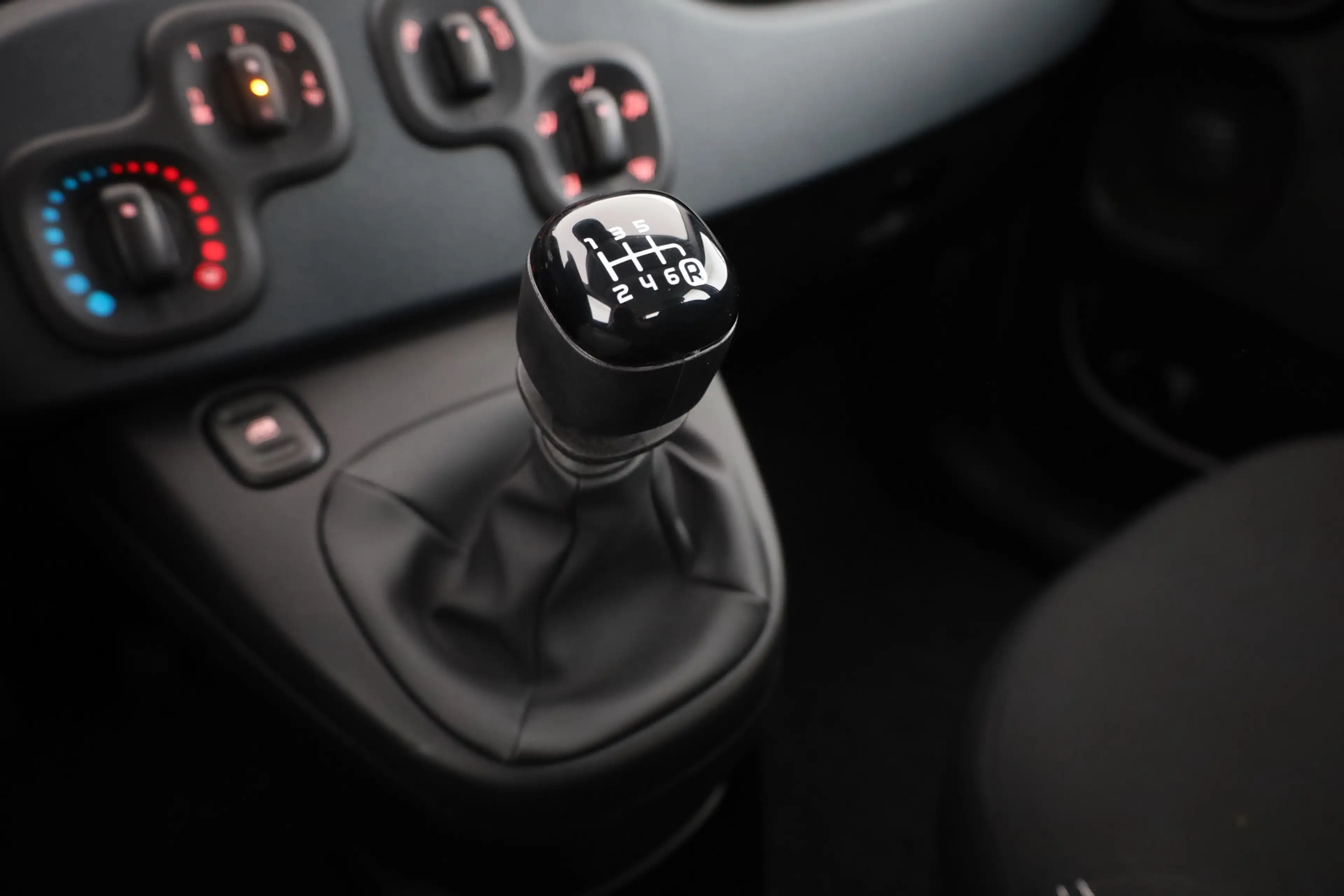 Fiat New Panda Pandina 1.0 mHEV App Connect PDC klima — photo 13