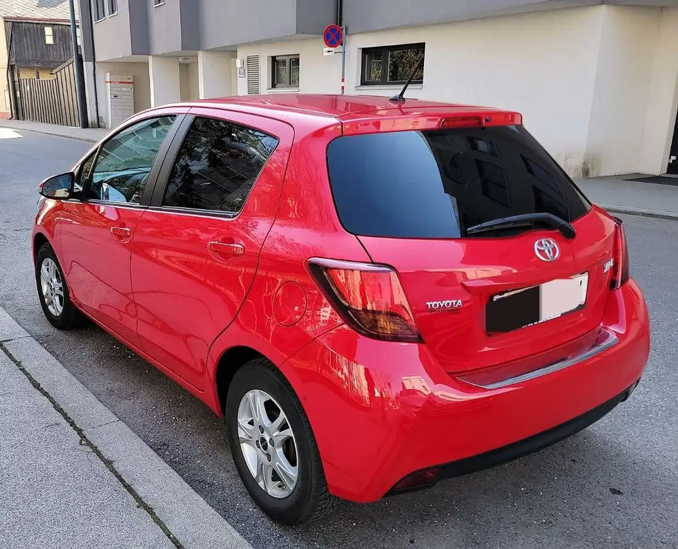 Toyota Yaris 1,3 dVVT-i Edition45 Rot - 1