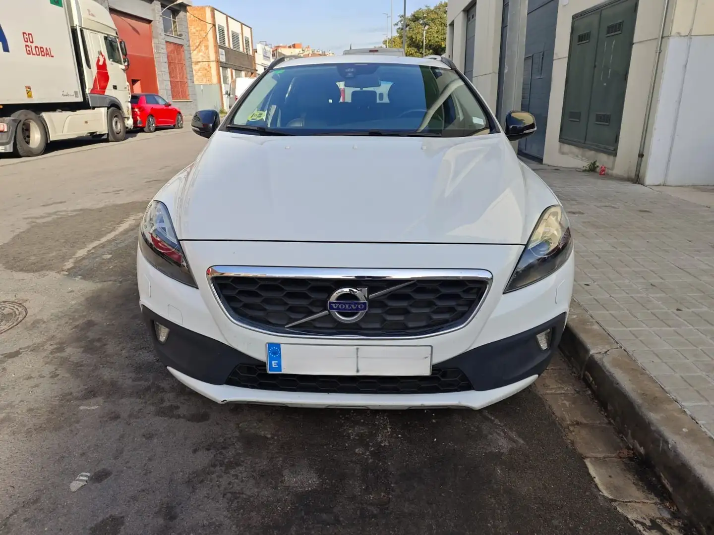 Volvo V40 Cross Country V40 Cross Country D3 Momentum Momentum Alb - 1