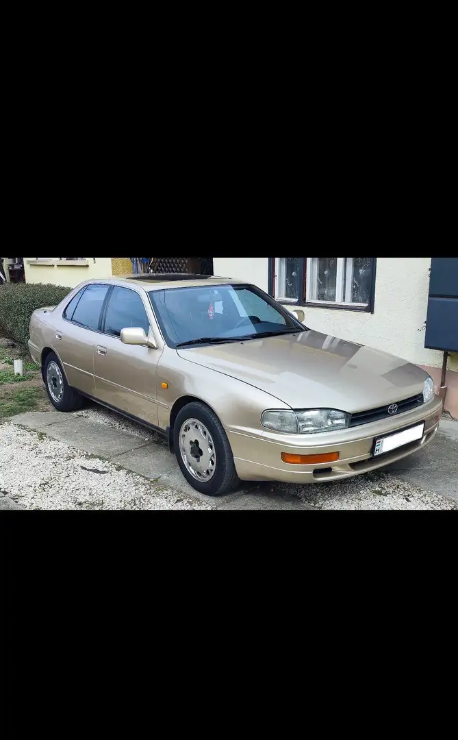 Toyota Camry V6 GX - 1