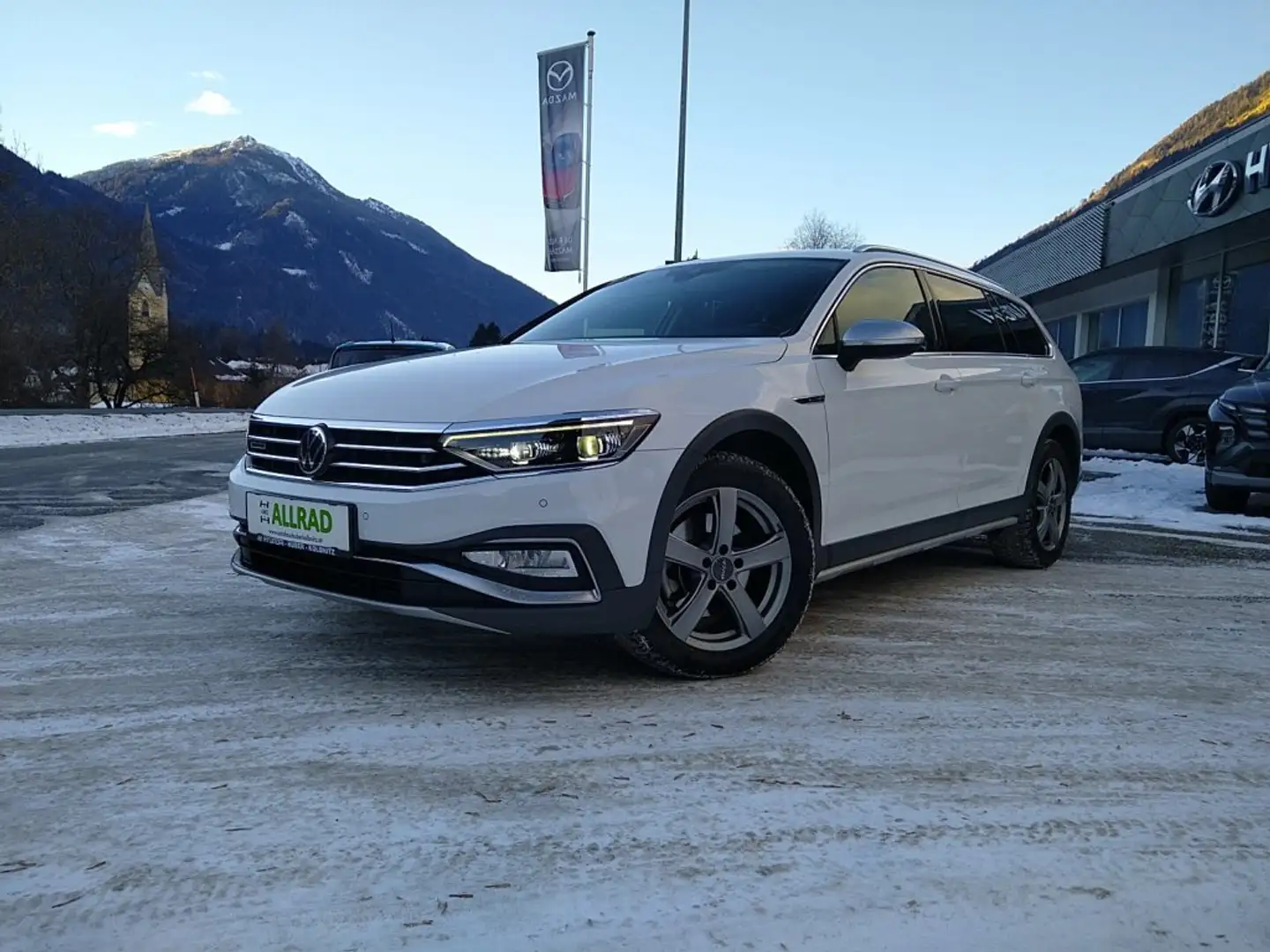 Volkswagen Passat Alltrack Kombi 2,0 TDI SCR 4Motion DSG Weiß - 2