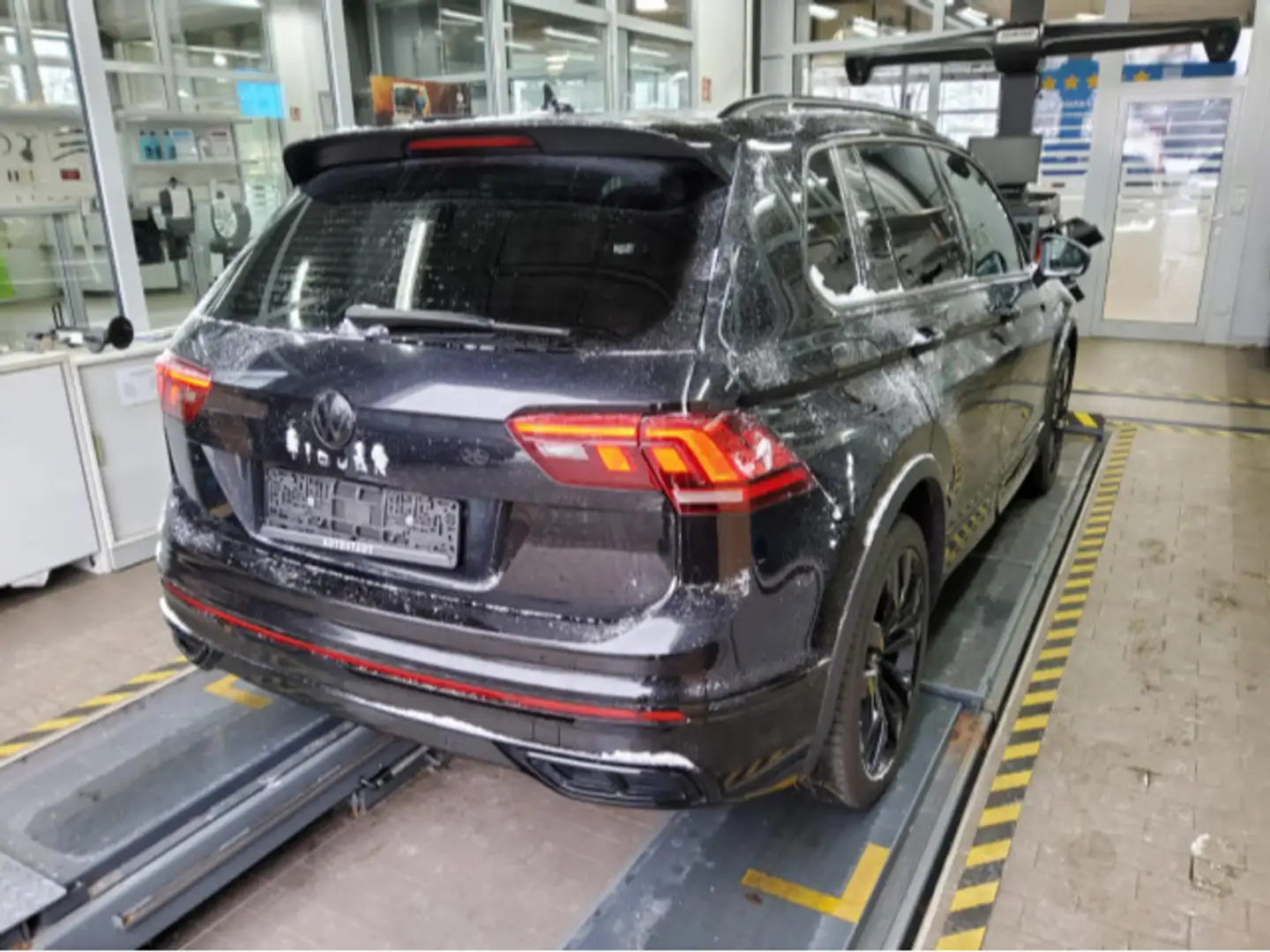 Volkswagen Tiguan R-Line 2,0 l TDI LED-Matrix-Scheinwerfer Schwarz - 2