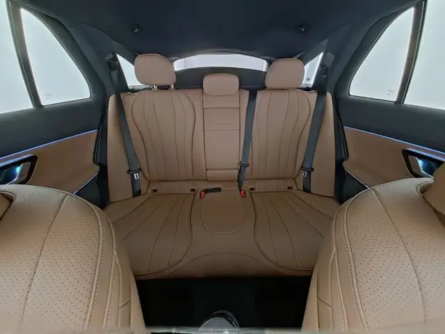 Mercedes-Benz E 300 e T Avantgarde 4xSHZ AHK AUT Kam.,Navi Ansicht 10