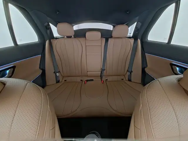 Mercedes-Benz E 300 e T Avantgarde 4xSHZ AHK AUT Kam.,Navi Ansicht 17