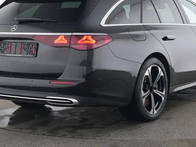 Mercedes-Benz E 300 e T Avantgarde 4xSHZ AHK AUT Kam.,Navi Ansicht 13