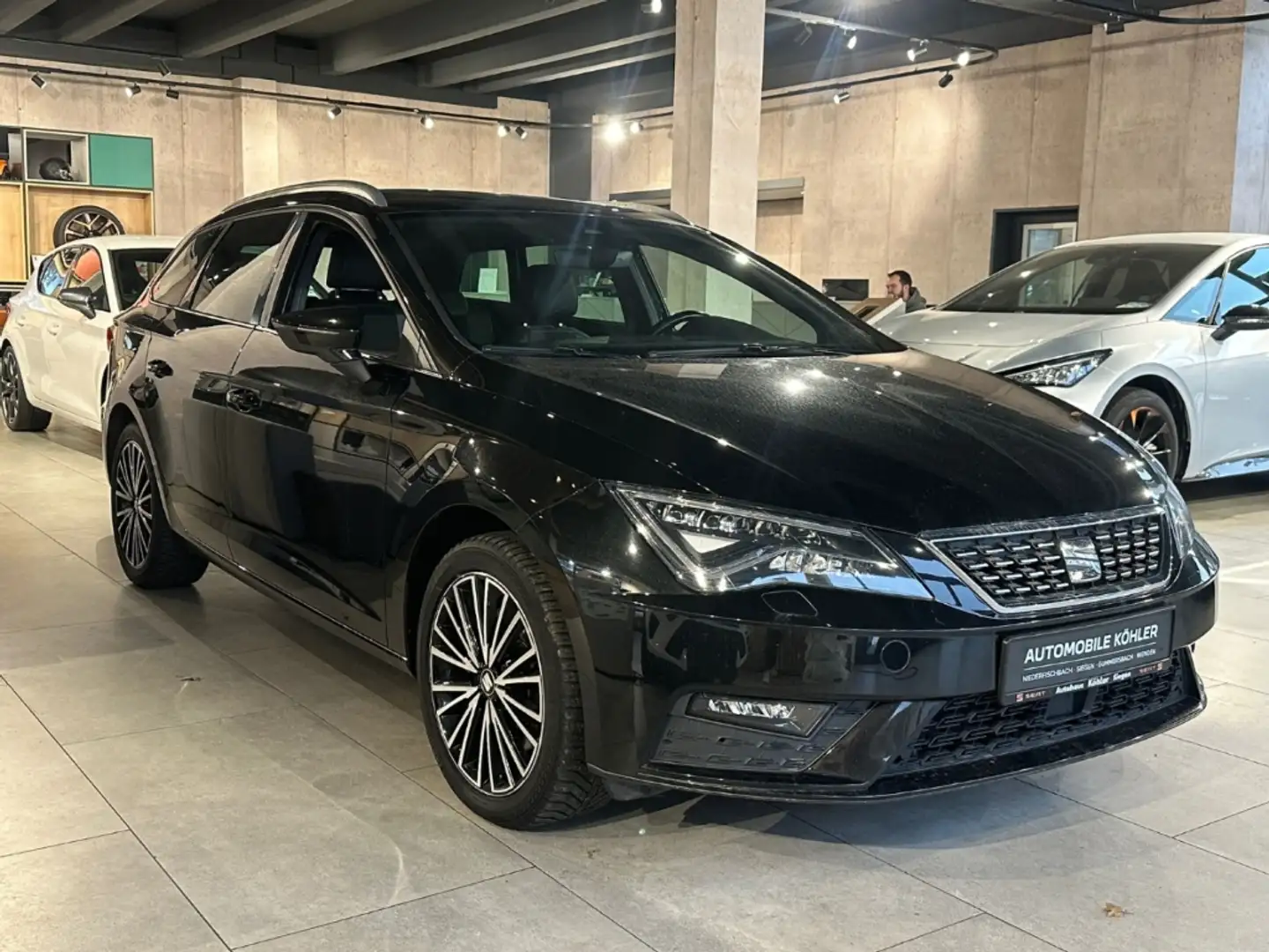 SEAT Leon ST Xcellence Panorama NaviSoundsystem LED Sperrdif Zwart - 2