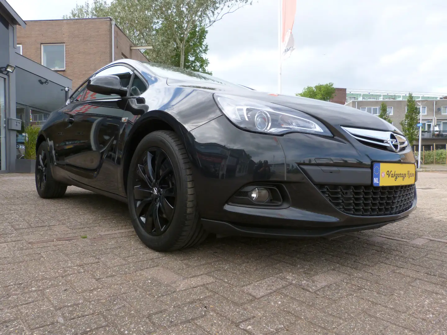 Opel Astra GTC 1.4 Turbo Sport Zwart - 2