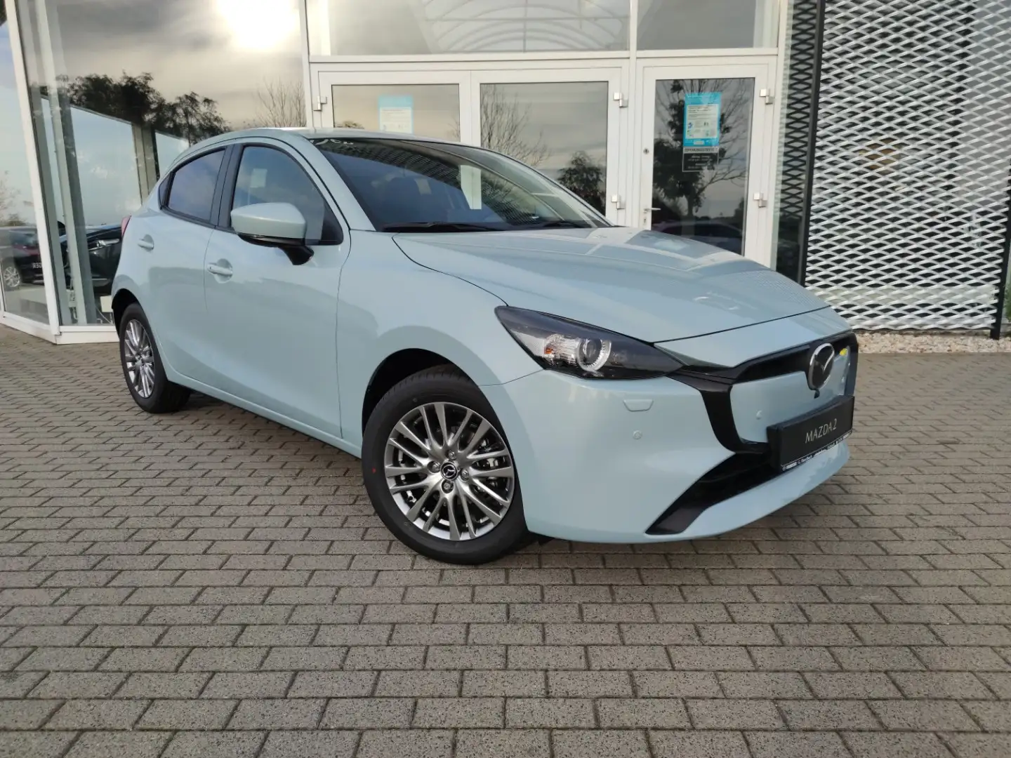 Mazda 2 EXCLUSIVE 23er 360° Matrix MRCC LogIn Lenkradheizg Blau - 2