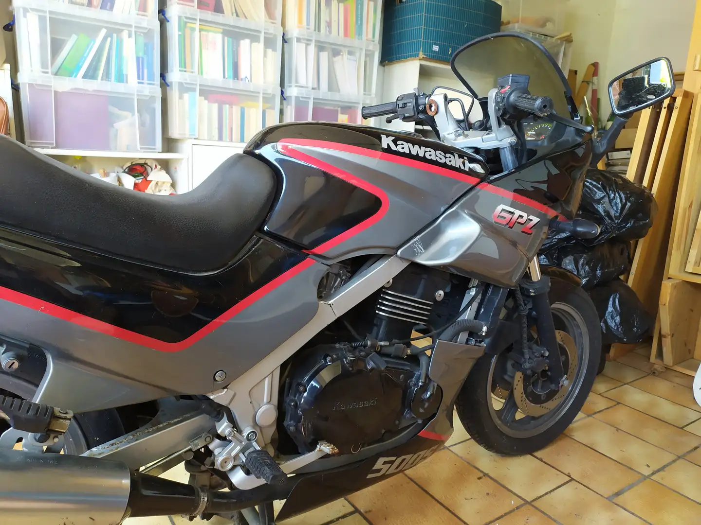 Kawasaki GPZ 500 S Black - 1