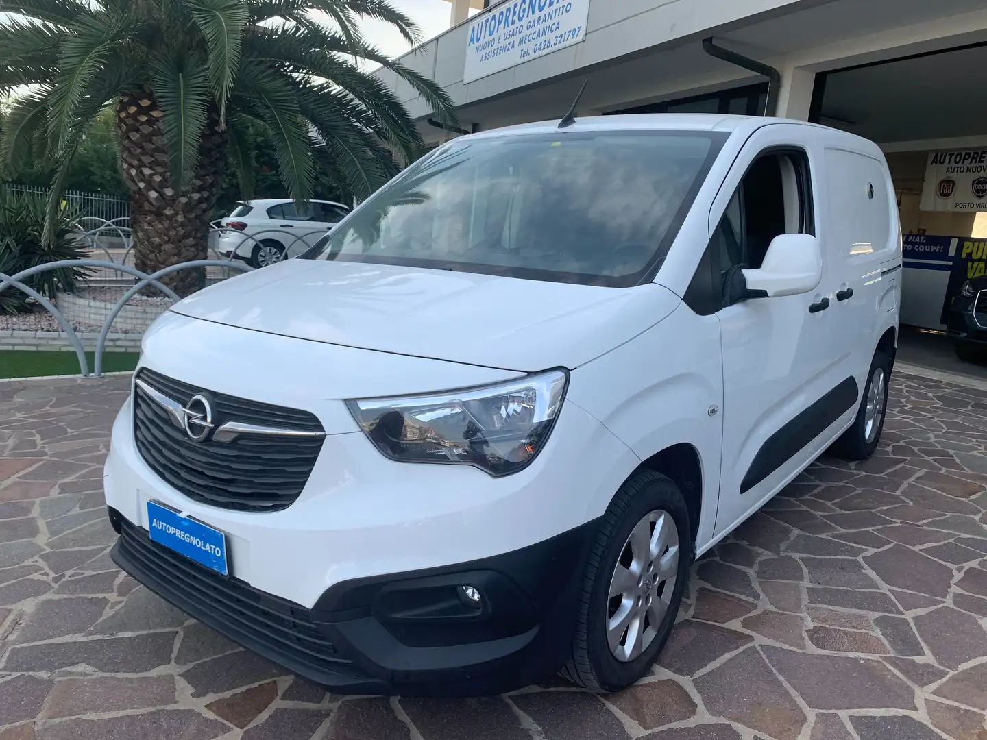 Opel Combo Blanc - 1