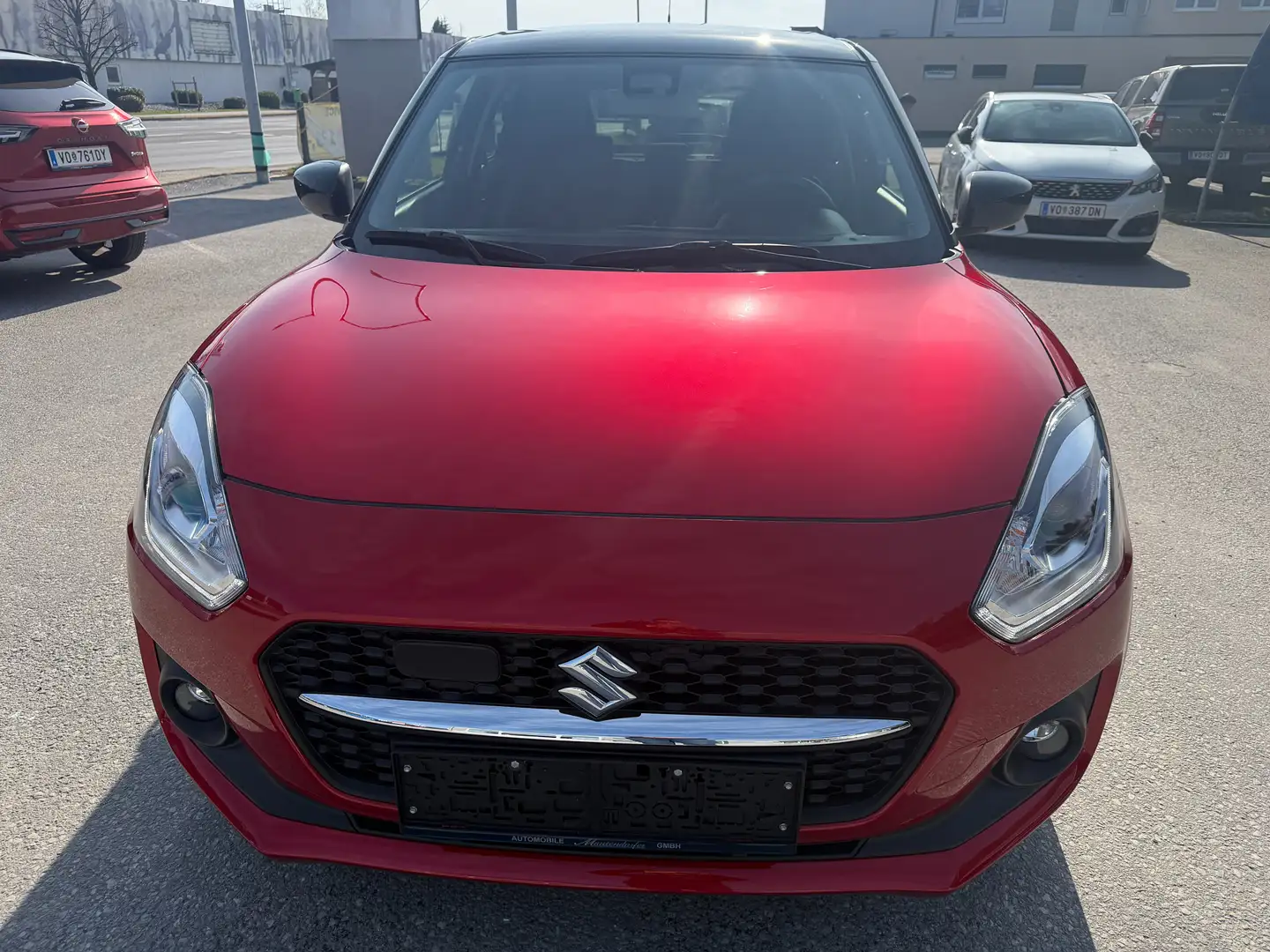 Suzuki Swift Swift 1,2 Hybrid DualJet Shine Shine Rot - 2
