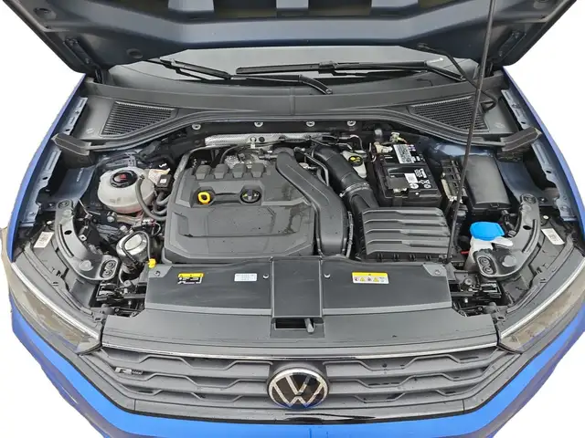 Volkswagen T-Roc view 12