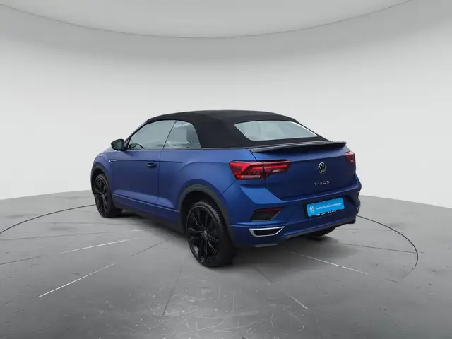 Volkswagen T-Roc view 3