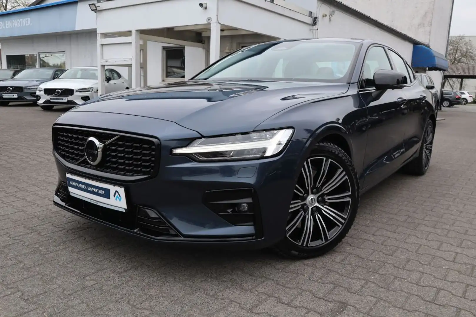 Volvo S60 S60 B5 B AWD Ultimate Dark|NAVI|SHZ V+H|360 CAM - 1