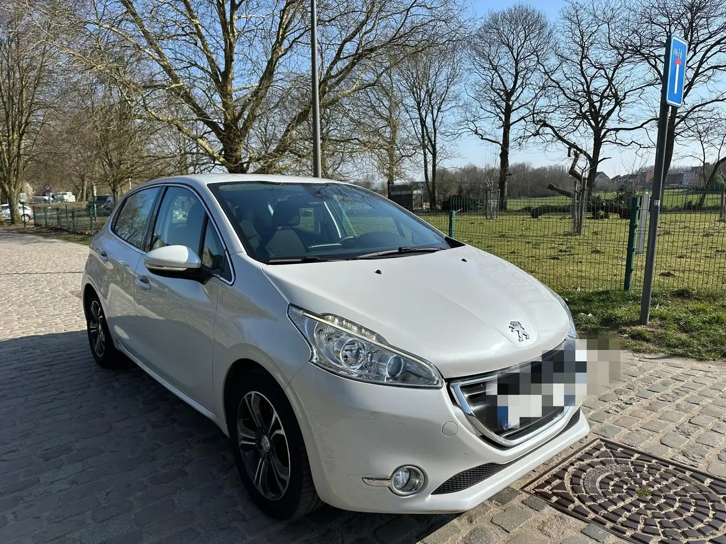 Peugeot 208 208 1.2i PureTech Allure Wit - 1