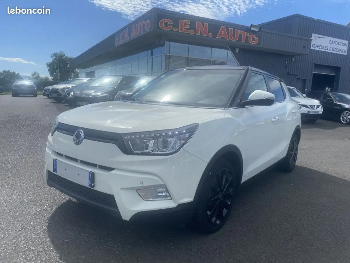 SsangYong Tivoli 160 E-XDI 115CH 2WD LUXURY Weiß - 1