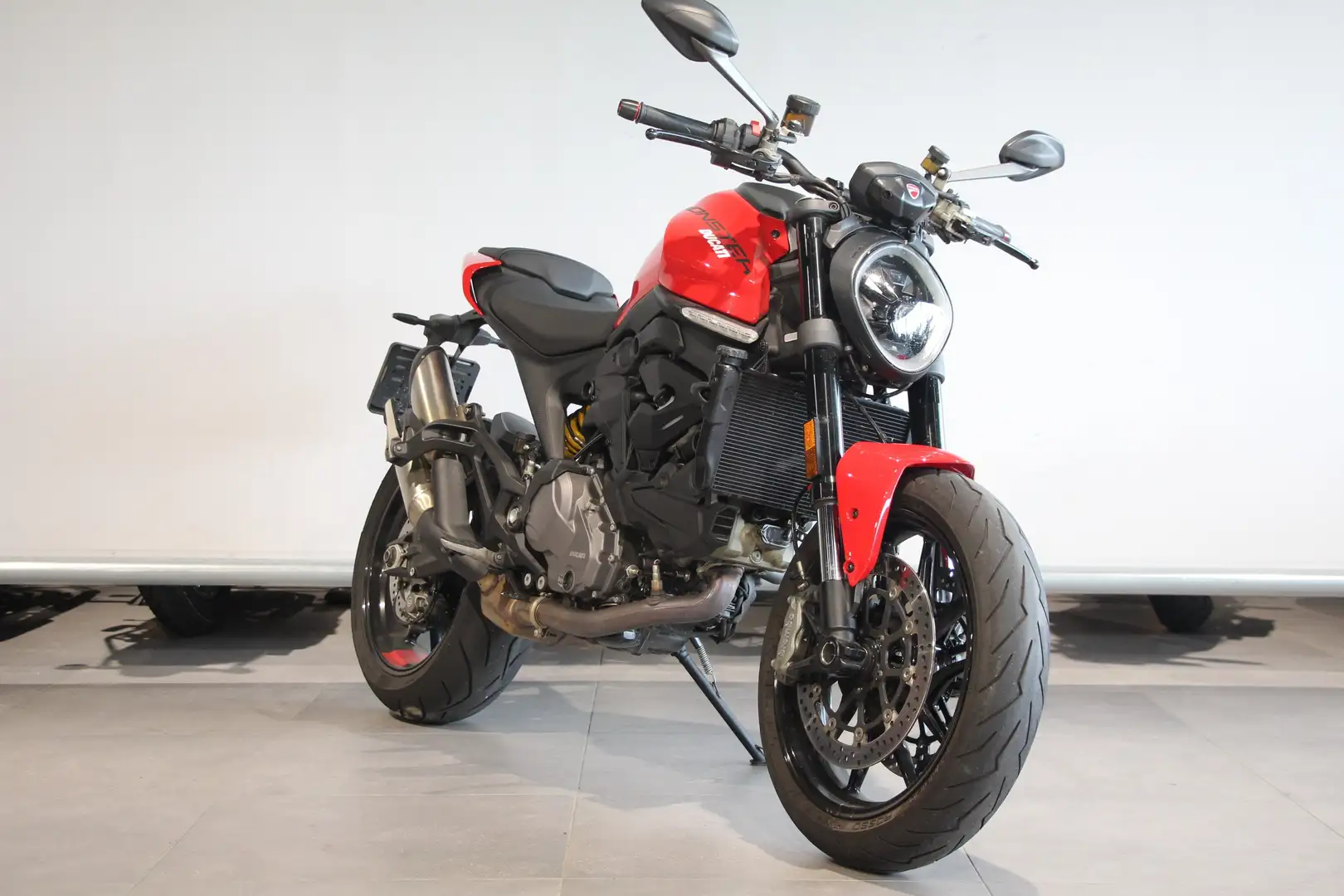 Ducati MONSTER Rood - 2