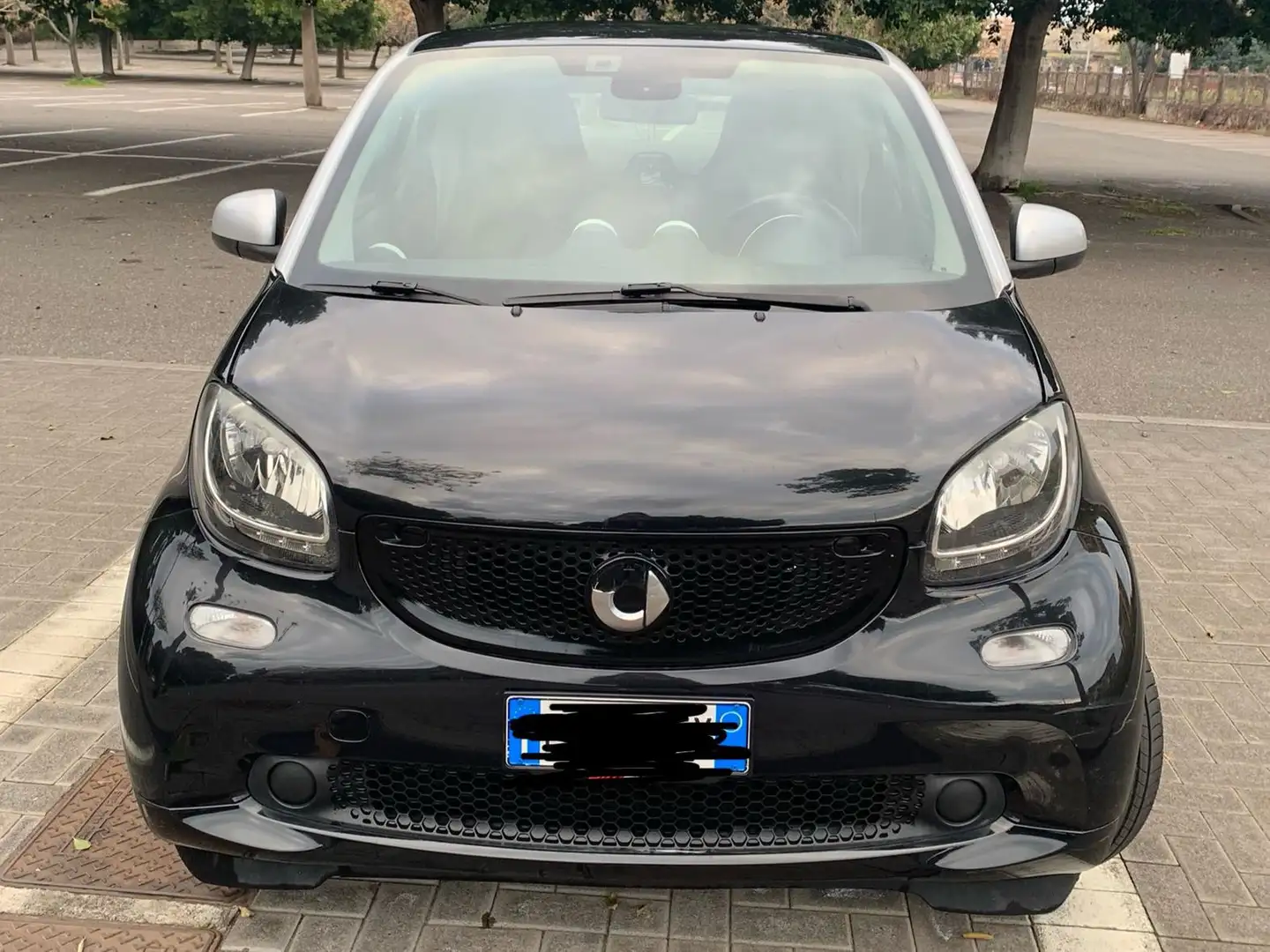 smart forTwo SMART FORTWO 70 1.0 crna - 1