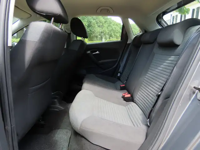 Volkswagen Polo view 10