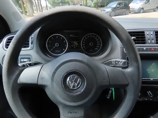 Volkswagen Polo view 12