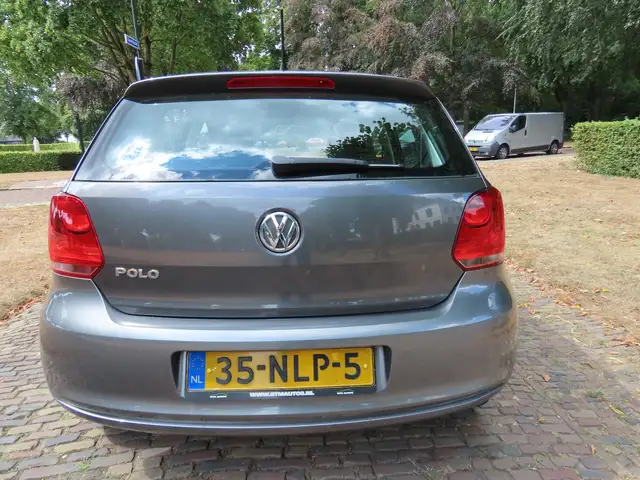 Volkswagen Polo view 5