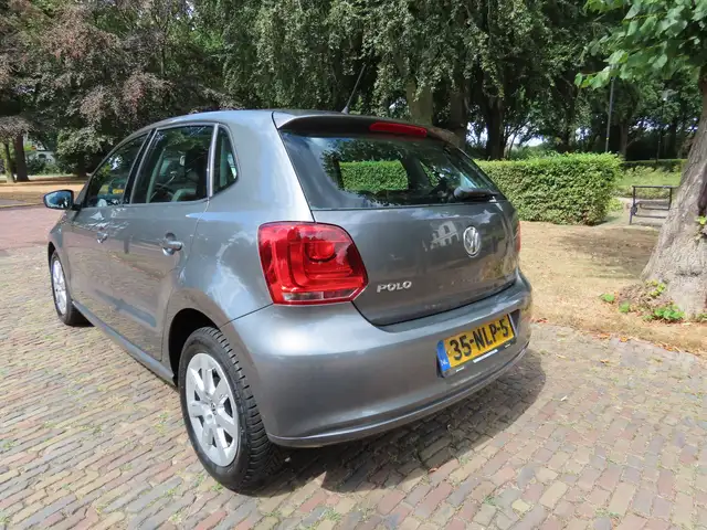 Volkswagen Polo view 4