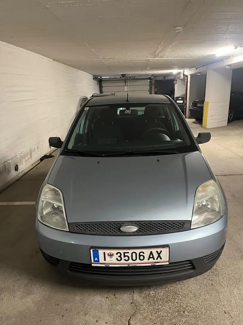 Ford Fiesta Ambiente 1,3 Blau - 1