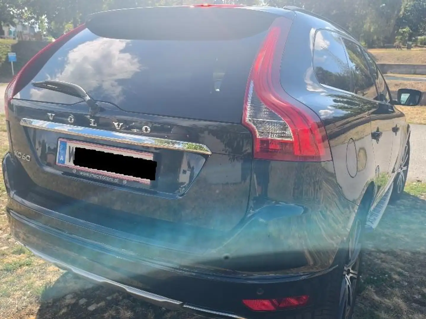 Volvo XC60 XC60 D4 AWD Summum Geartronic Summum Schwarz - 2