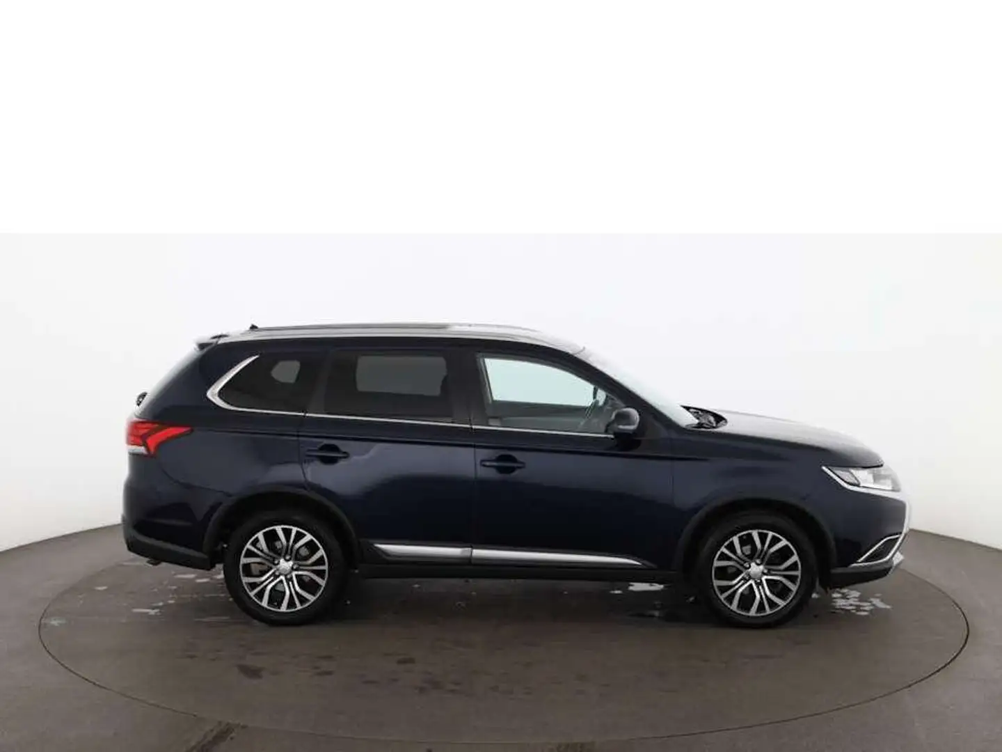 Mitsubishi Outlander 2.2 DI-D Plus 4x4 Aut AHK R-CAM SITZHZG Blau - 2