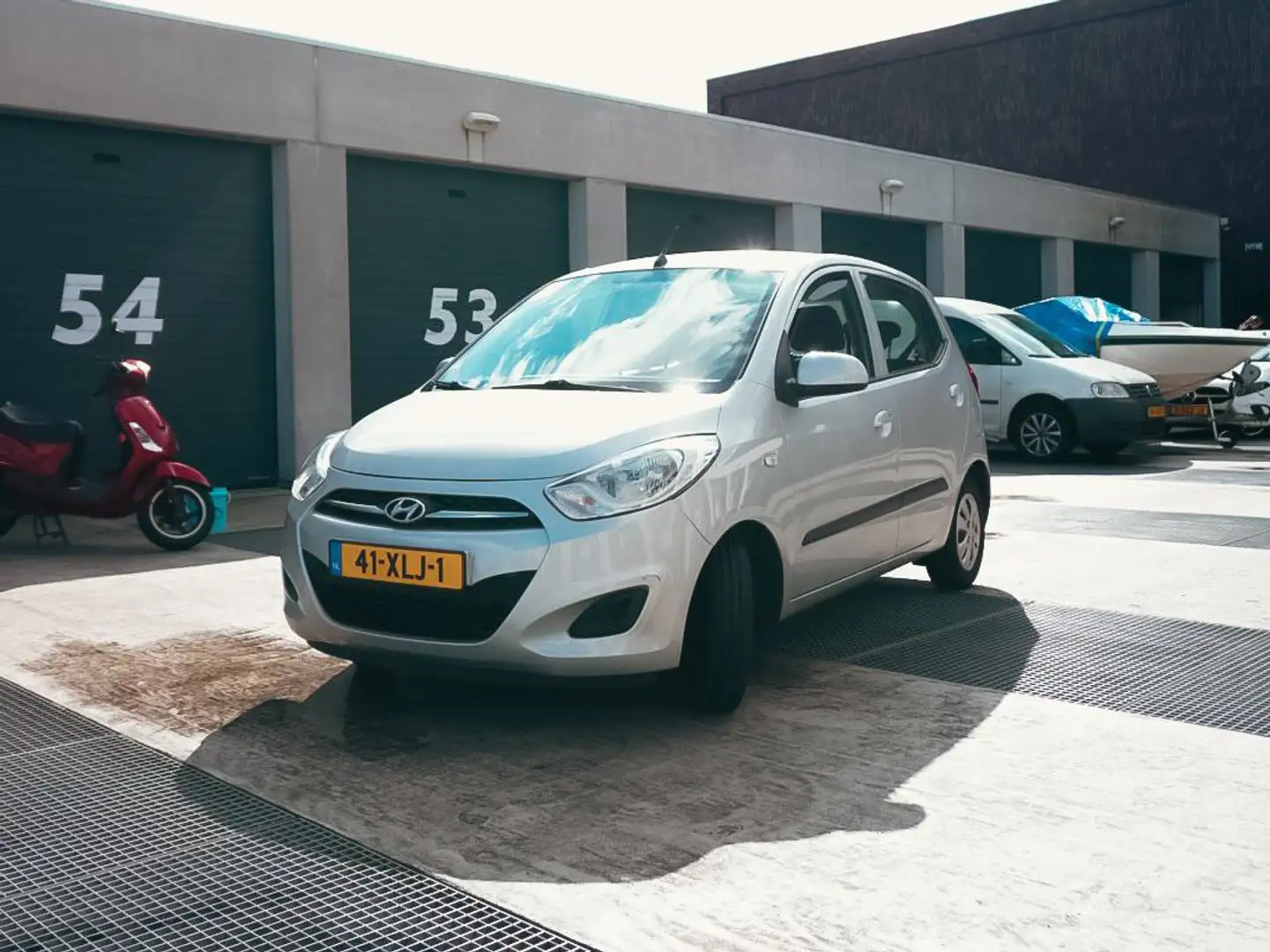 Hyundai i10 i10 1.1 i-Drive Cool Zilver - 1