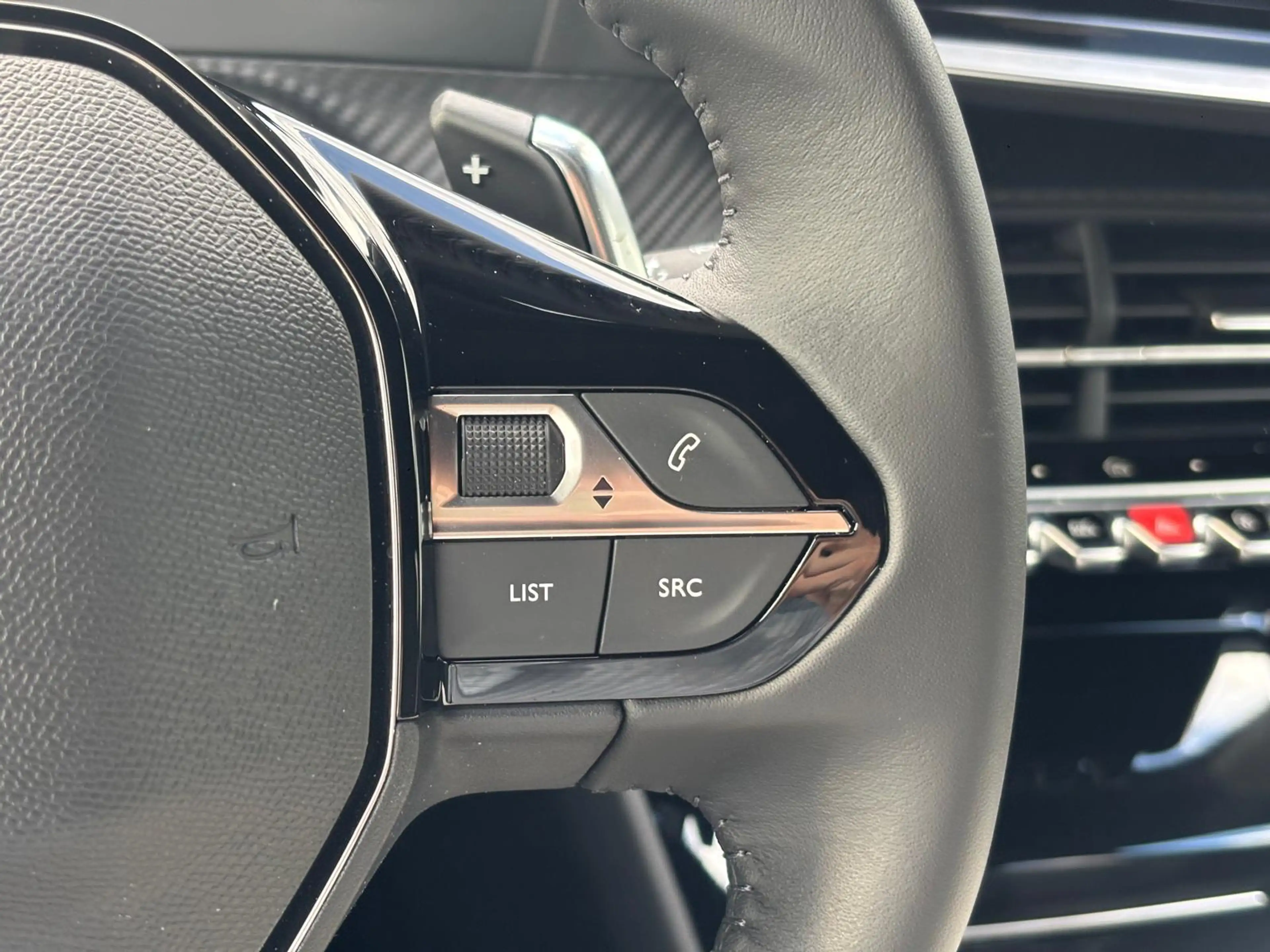 Peugeot 2008 1.2 Hybrid 136 Allure | Adaptove Cruise Control | — photo 14