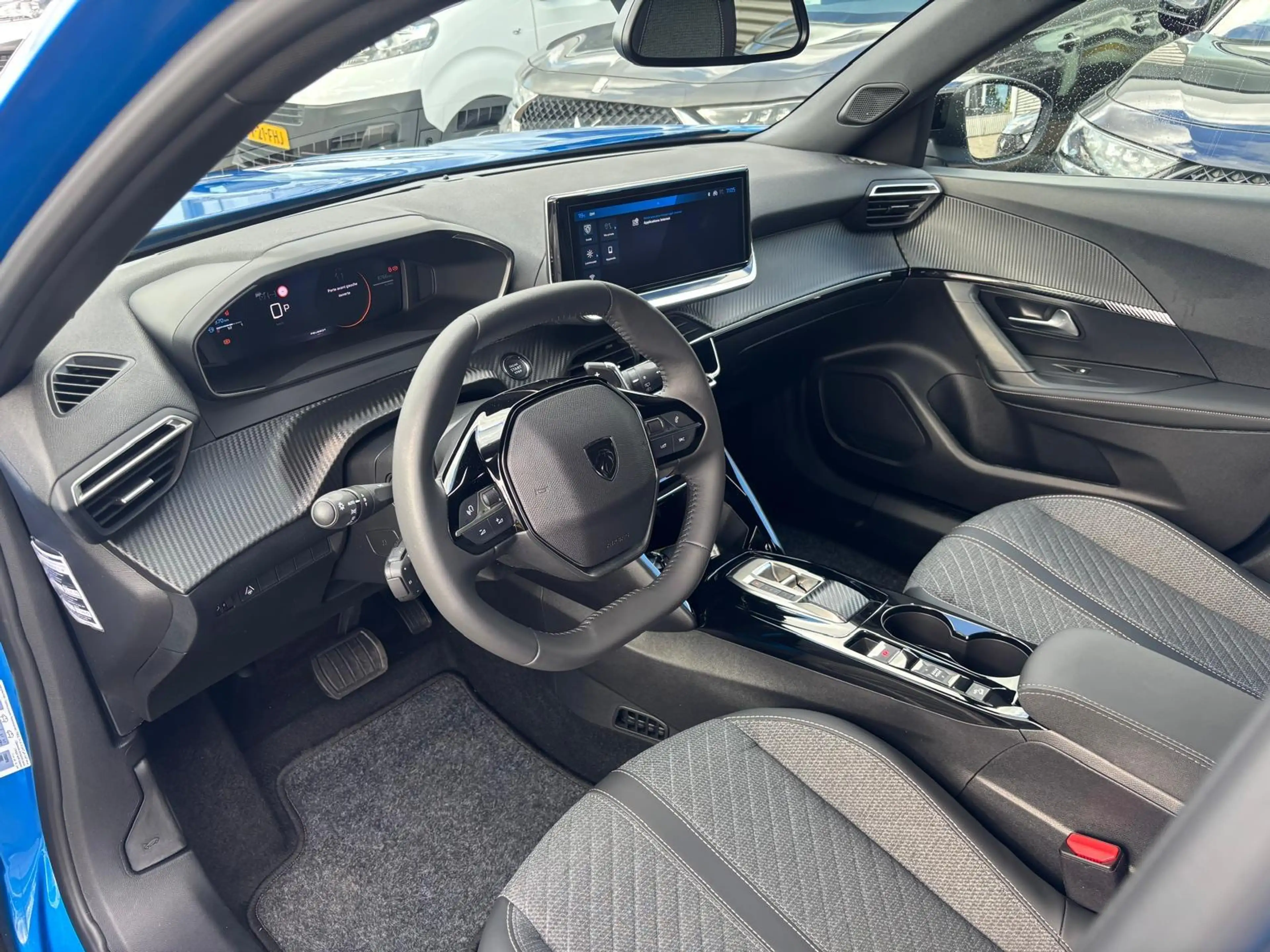 Peugeot 2008 1.2 Hybrid 136 Allure | Adaptove Cruise Control | — photo 10
