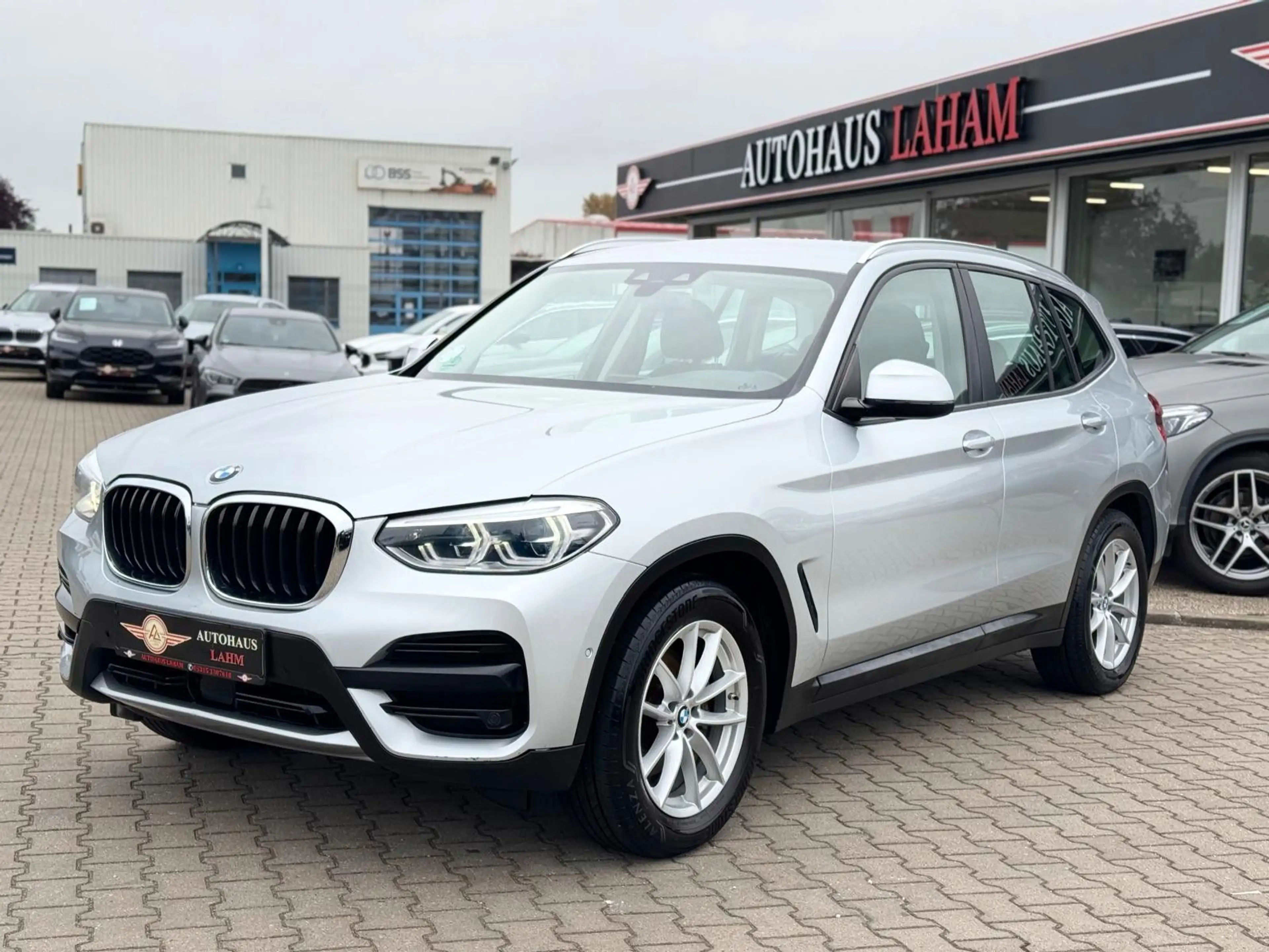 BMW X3 xDrive 20 d"LED"ACC"KAMERA"NAVI"AHK"SPUR ASS. — photo 2