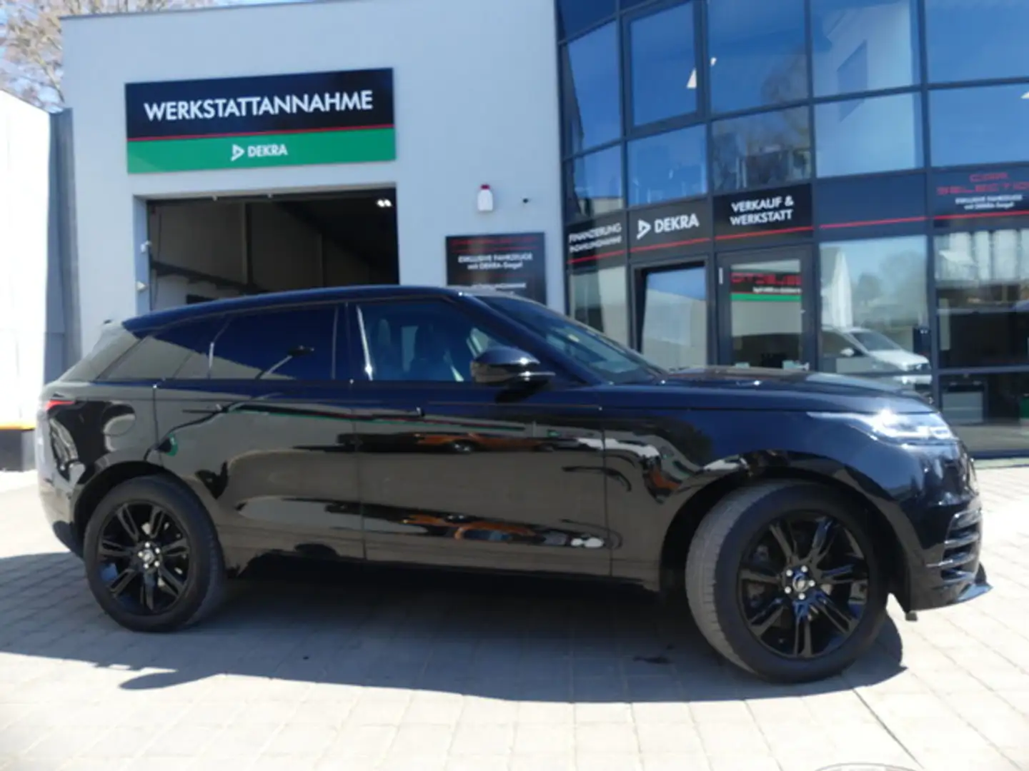 Land Rover Range Rover Velar D300 R-Dynamic MATRIX/PANO/KAM/AHK Zwart - 1