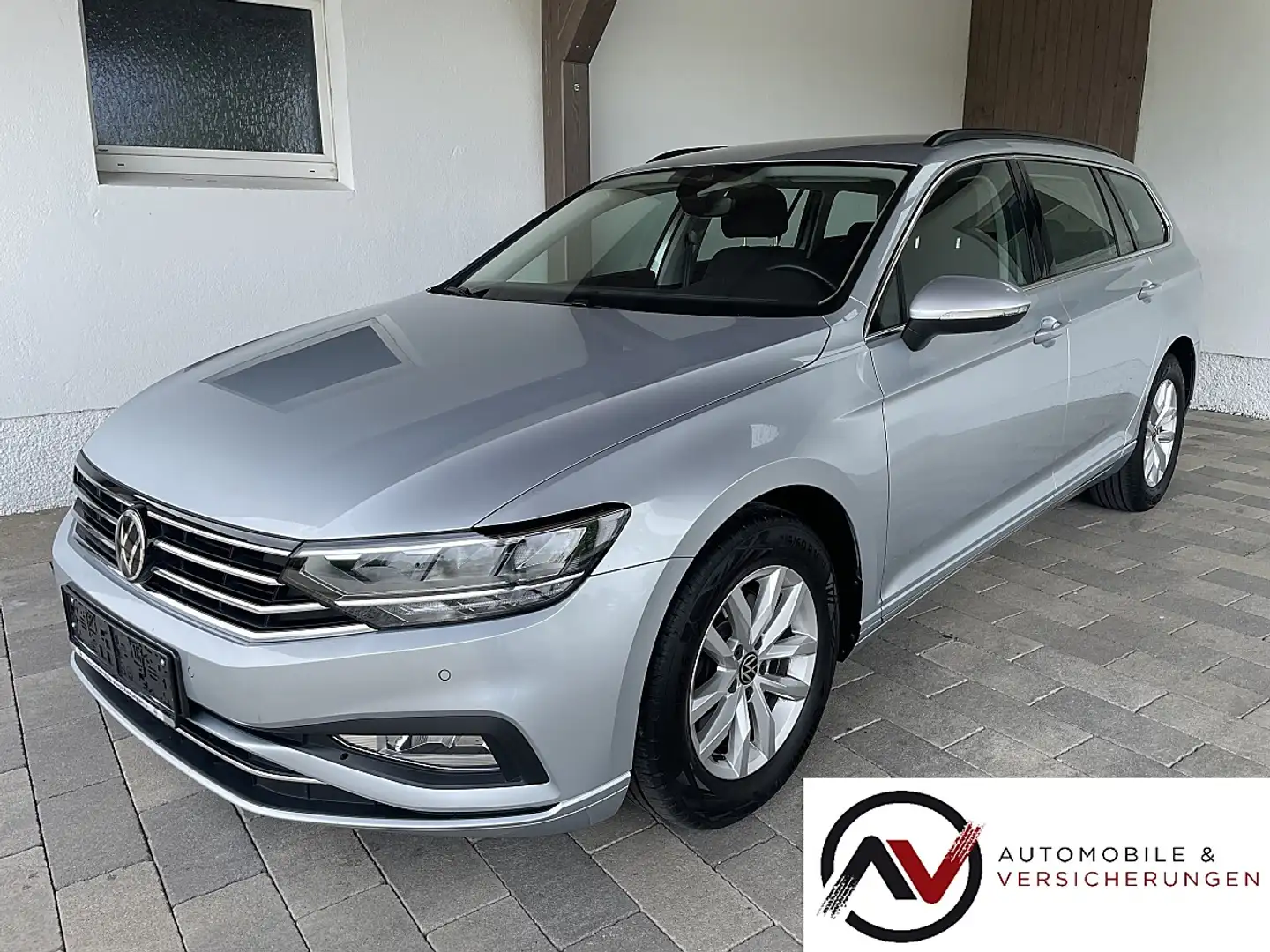 Volkswagen Passat Variant Business 2,0 TDI DSG-LED NAVI-AHV-ACC-RFK-MASSA... Silber - 1