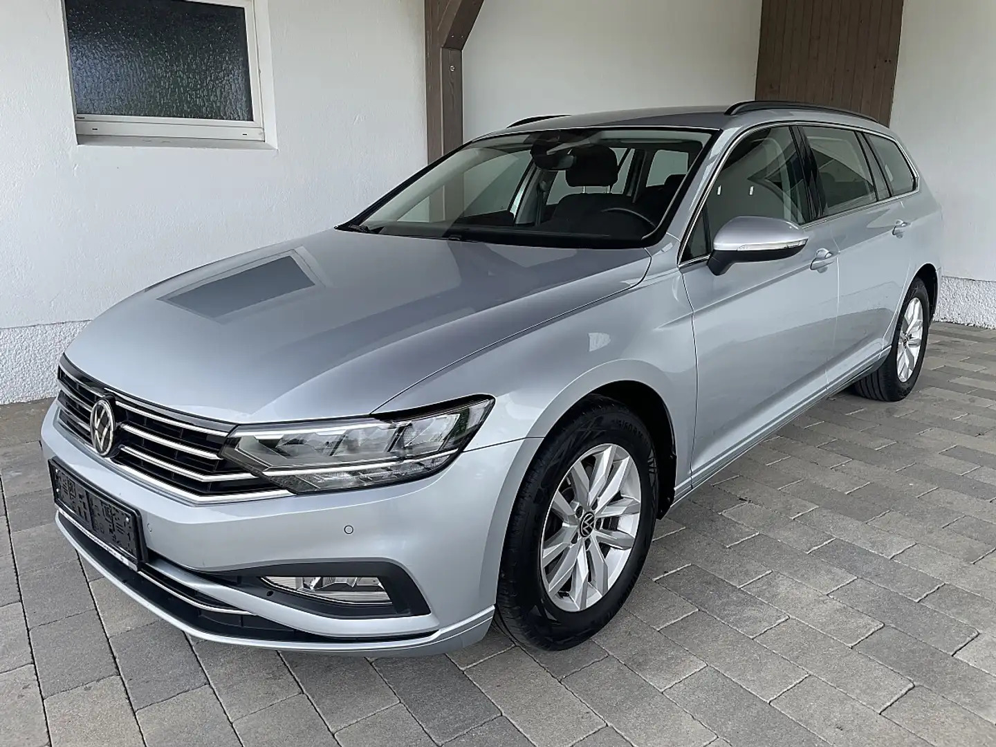 Volkswagen Passat Variant Business 2,0 TDI DSG-LED NAVI-AHV-ACC-RFK-MASSA... Silber - 2