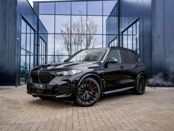 xDrive50e - M sport - Massage - B&W - HUD