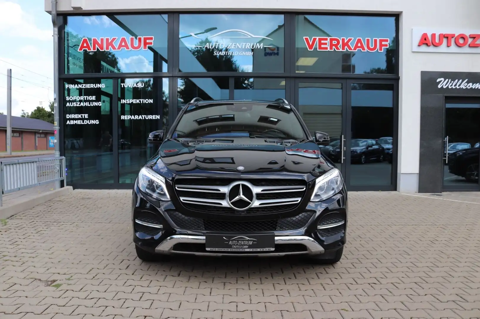 Mercedes-Benz GLE 350 d 4Matic Pano Comand Agility LED Parkass Fekete - 2