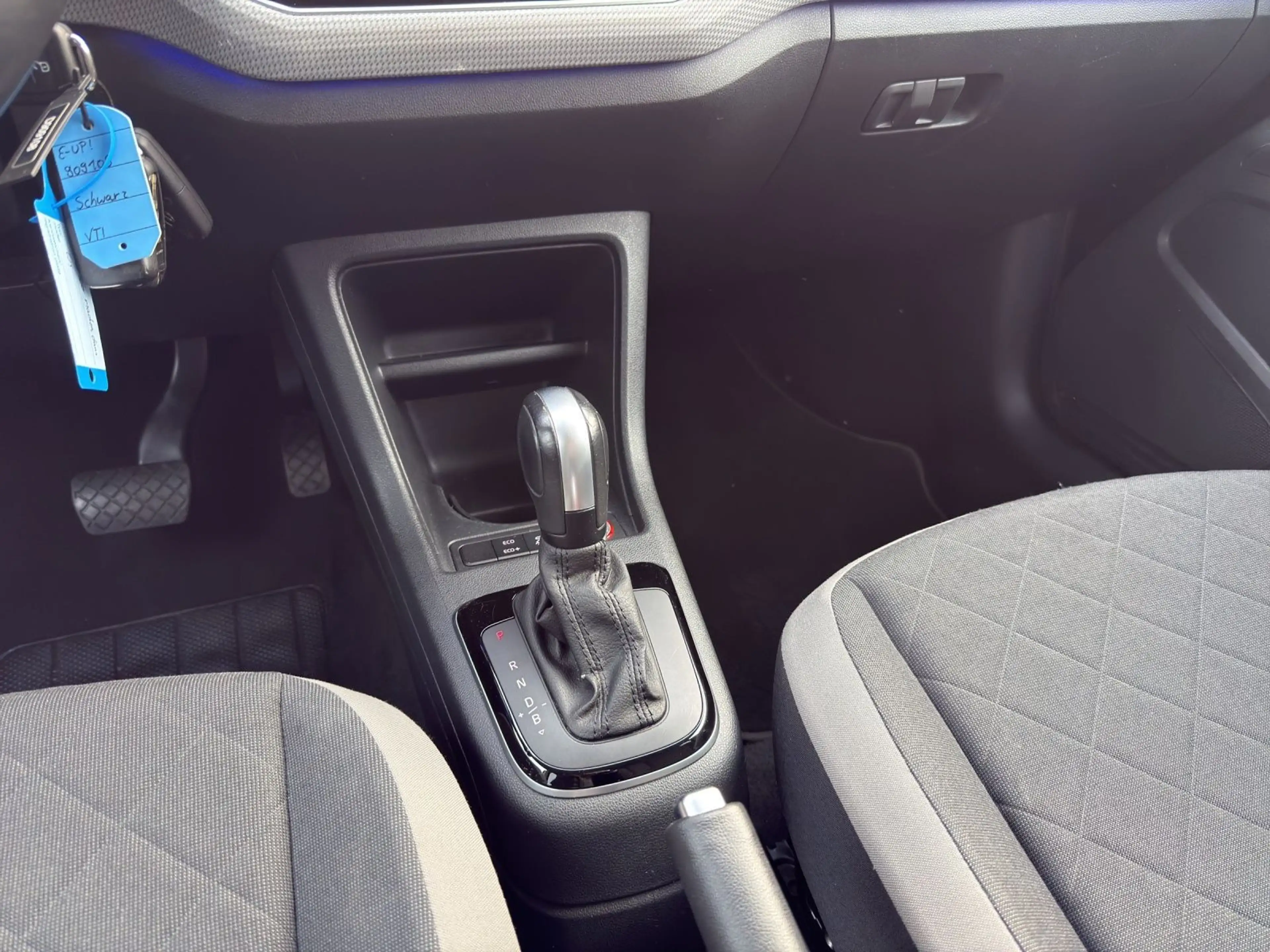 Volkswagen e-up! move-up! EDITION*KAMERA*PDC*SHZ*NAVI*KLIMA — photo 9