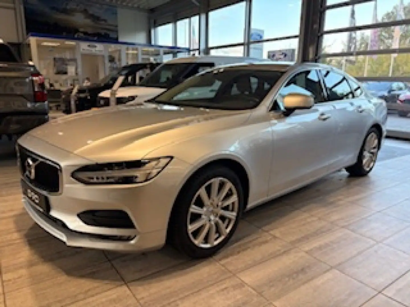 Volvo S90 T4 Geartronic Momentum Argento - 1