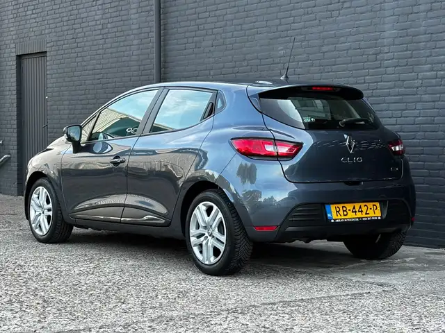 Renault Clio view 10