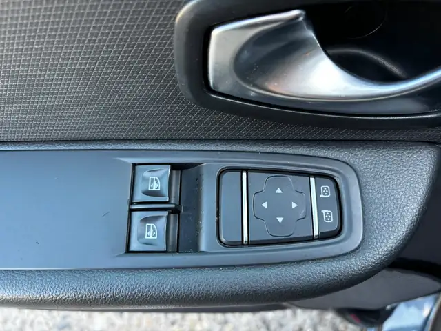 Renault Clio view 15