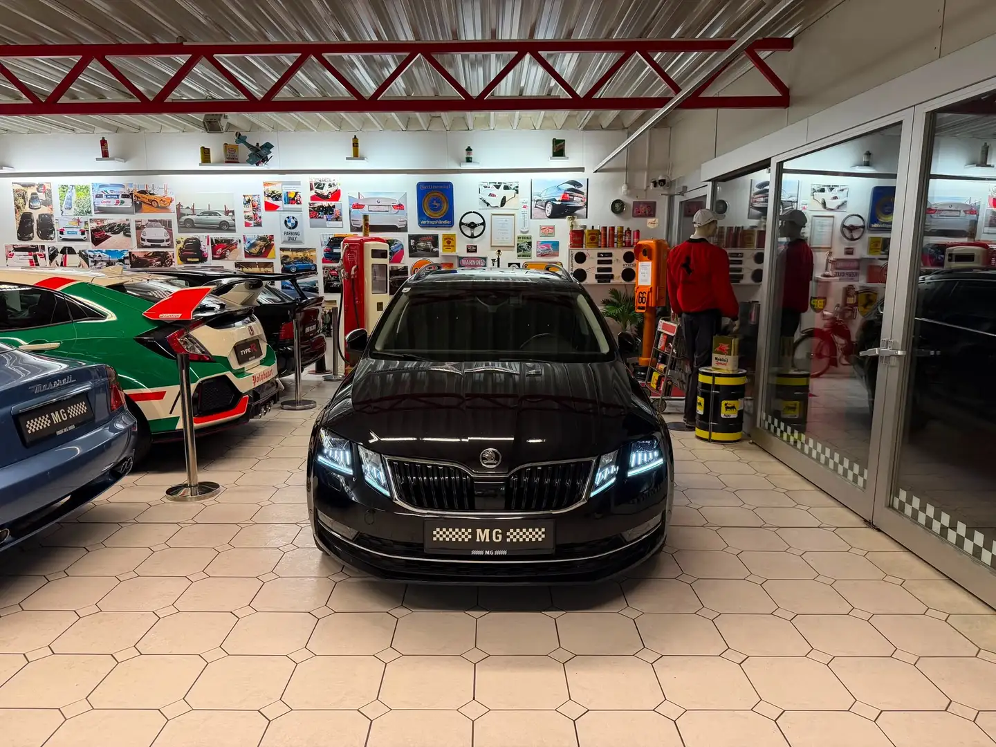 Skoda Octavia 2.0 TDI Style 4x4 Schwarz - 2