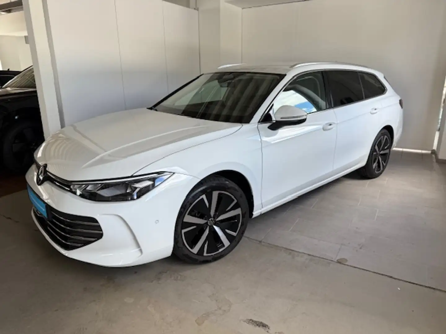 Volkswagen Passat Variant Business 1.5 eTSI Navi/AHK/el.Klappe/LM18/LED/Kame Weiß - 1
