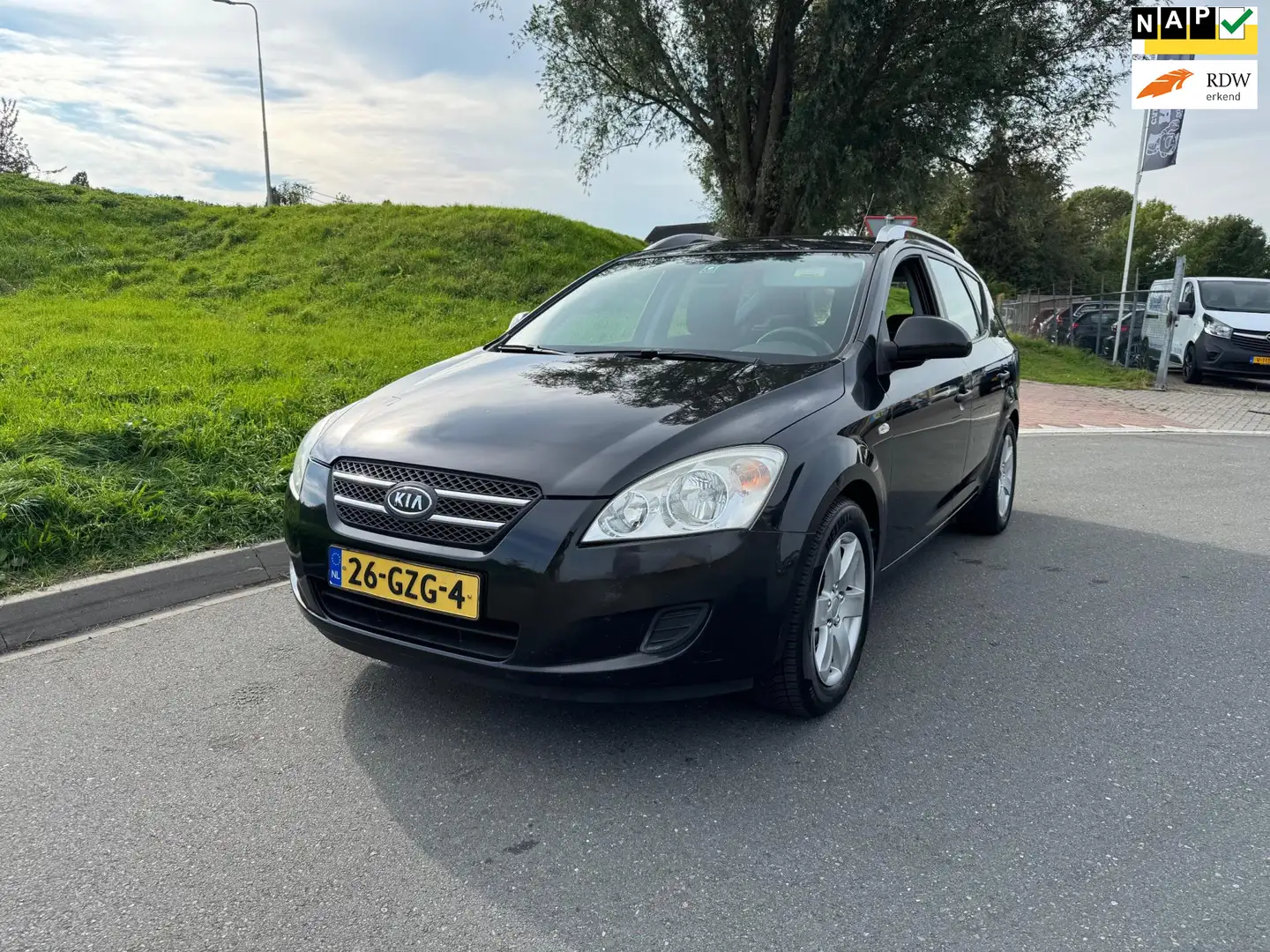 Kia Ceed / cee'd Sporty Wagon 1.4 X-tra Airco Trekhaak LM velgen Schwarz - 1