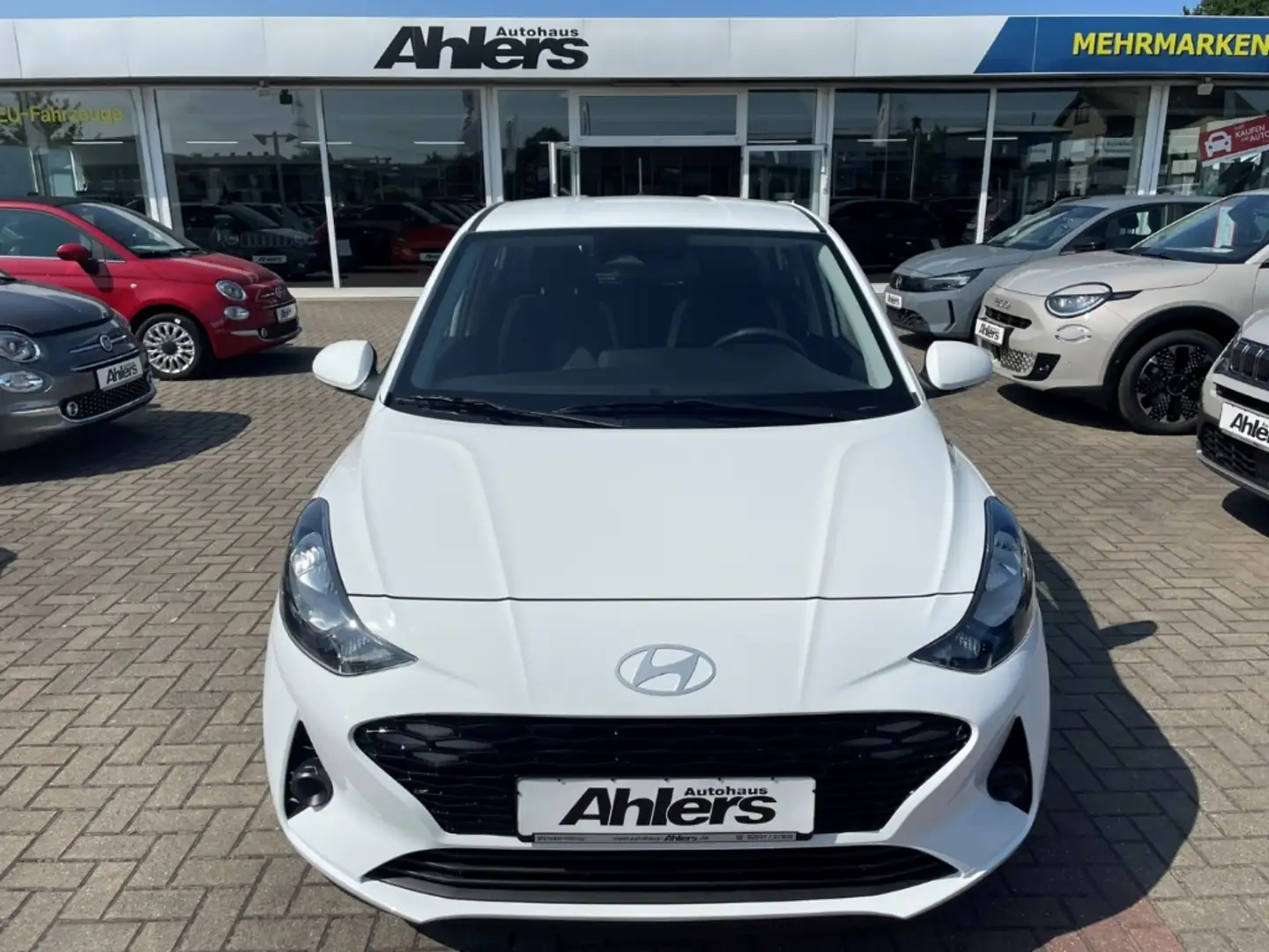 Hyundai i10 Trend+AUTOMATIK+NAVI+KAMERA+ALLWETTER+SHZ+LHZ+ALU+ Weiß - 2