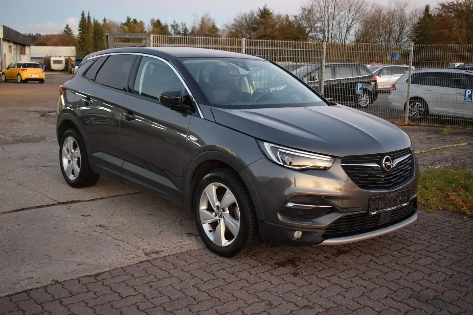 Opel Grandland X Grandland Innovation*Voll Scheckheft*2.Hand*Pano Grau - 1